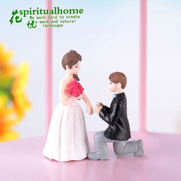 Marry me Proposal couple doll