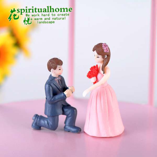 Marry me Proposal couple doll