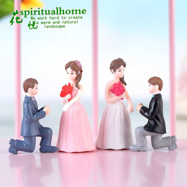 Marry me Proposal couple doll